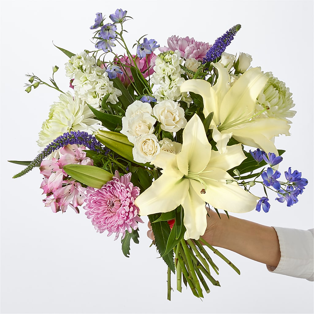 Winter Celebration Bouquet –  Floreria Mexico #3, Torrance CA
